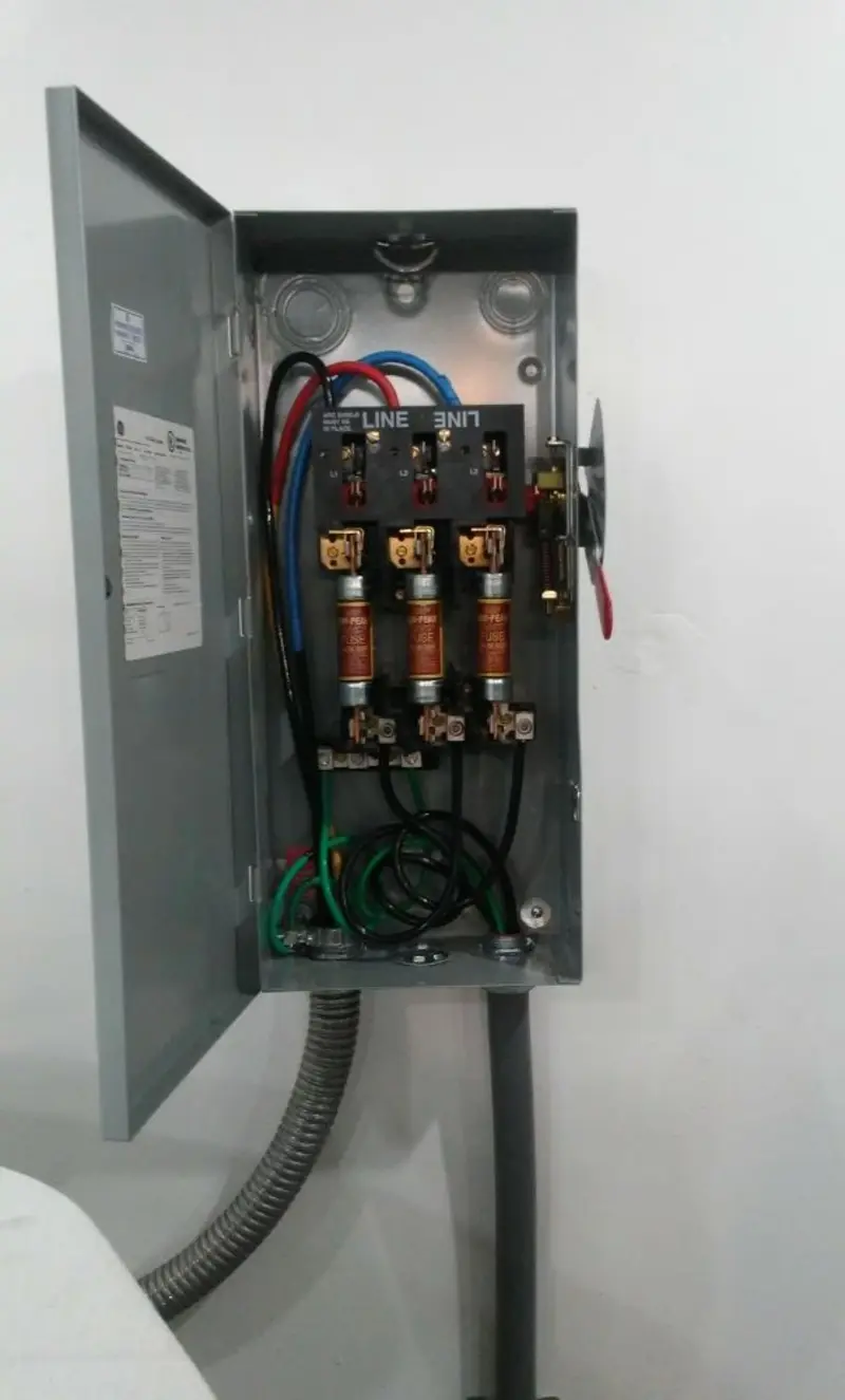 Three-phase disconnect switch installed for Smoke Detector Installation in Lehman